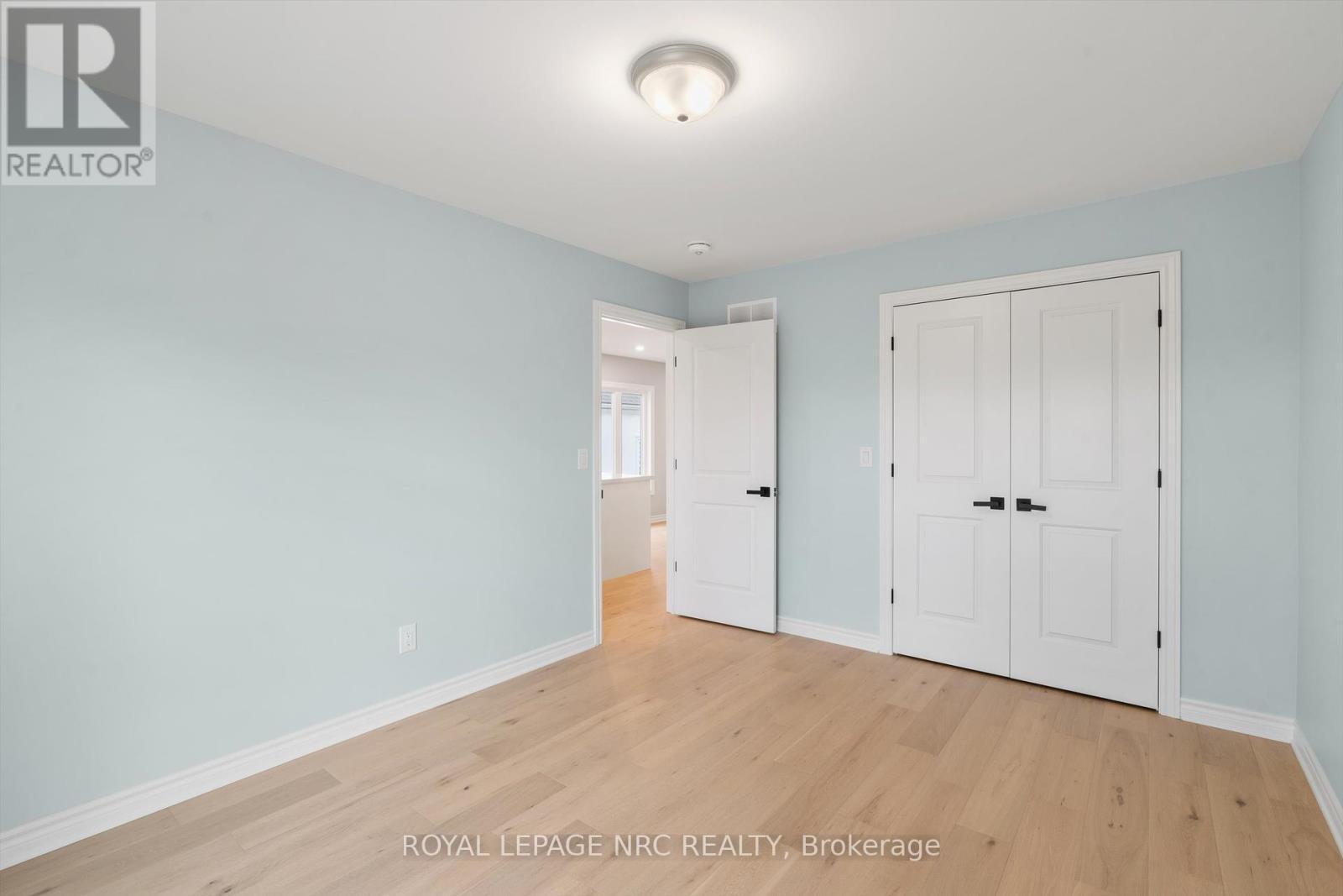 












137 ST. GEORGE STREET

,
Welland (Broadway),




Ontario
L3C5N7

