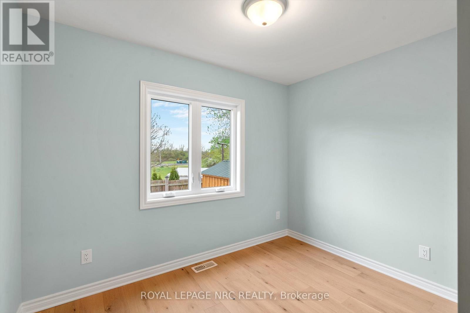 












137 ST. GEORGE STREET

,
Welland (Broadway),




Ontario
L3C5N7

