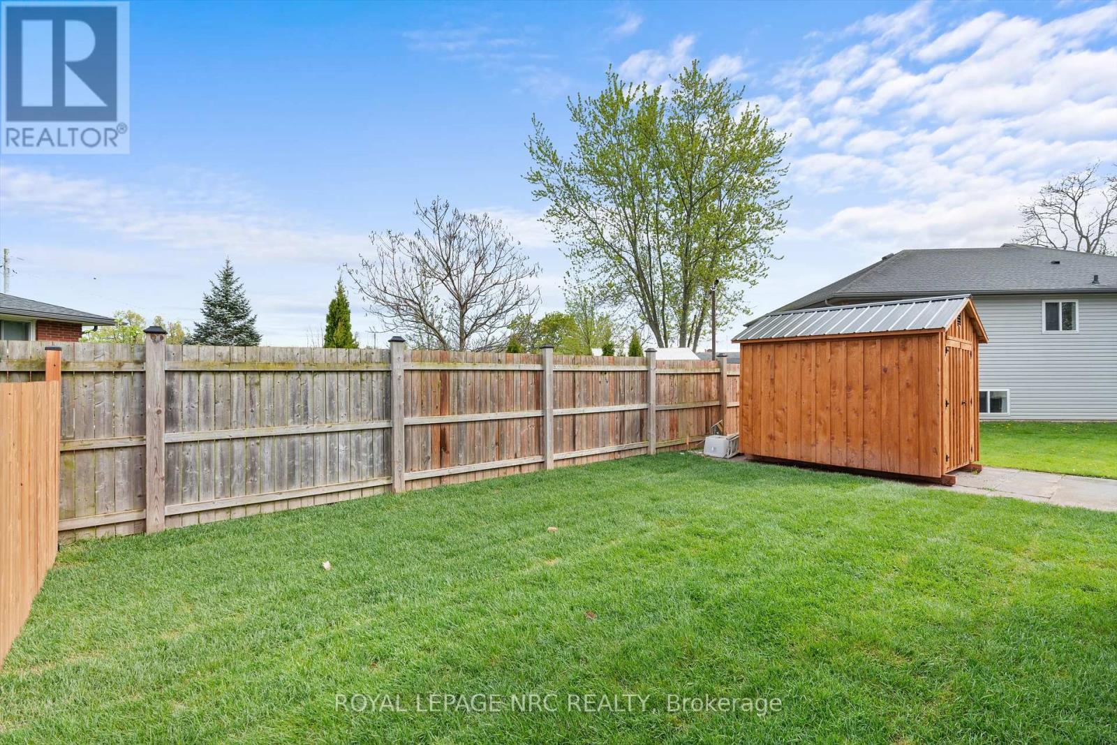












137 ST. GEORGE STREET

,
Welland (Broadway),




Ontario
L3C5N7

