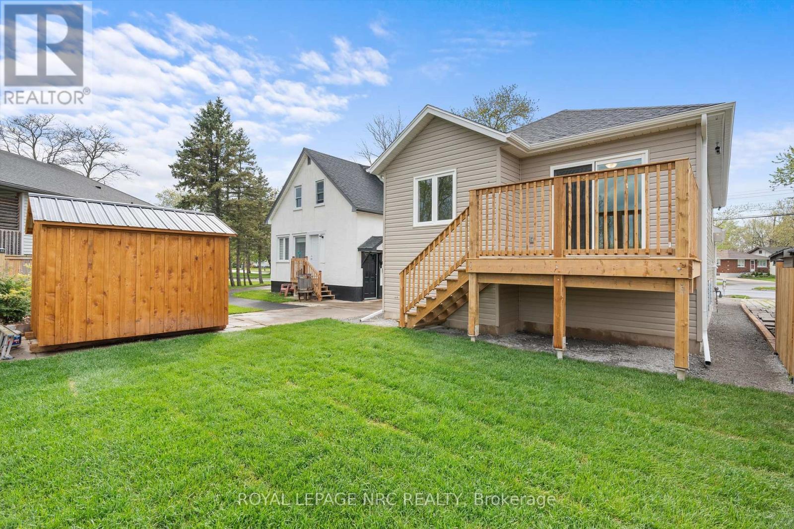 












137 ST. GEORGE STREET

,
Welland (Broadway),




Ontario
L3C5N7


