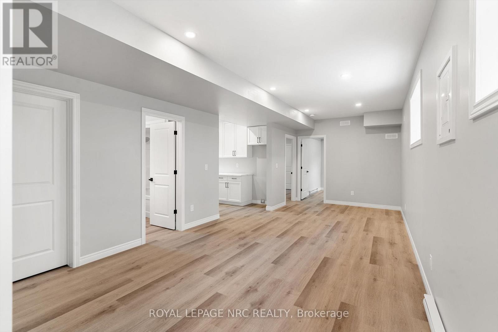 












137 ST. GEORGE STREET

,
Welland (Broadway),




Ontario
L3C5N7

