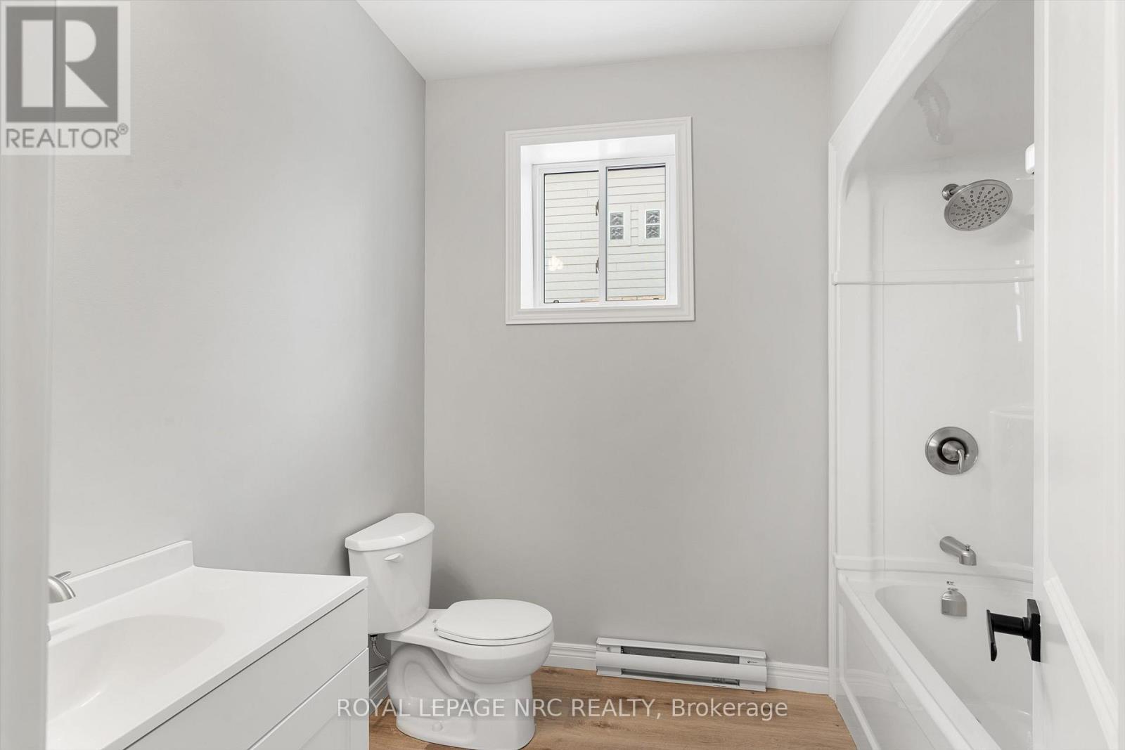 












137 ST. GEORGE STREET

,
Welland (Broadway),




Ontario
L3C5N7

