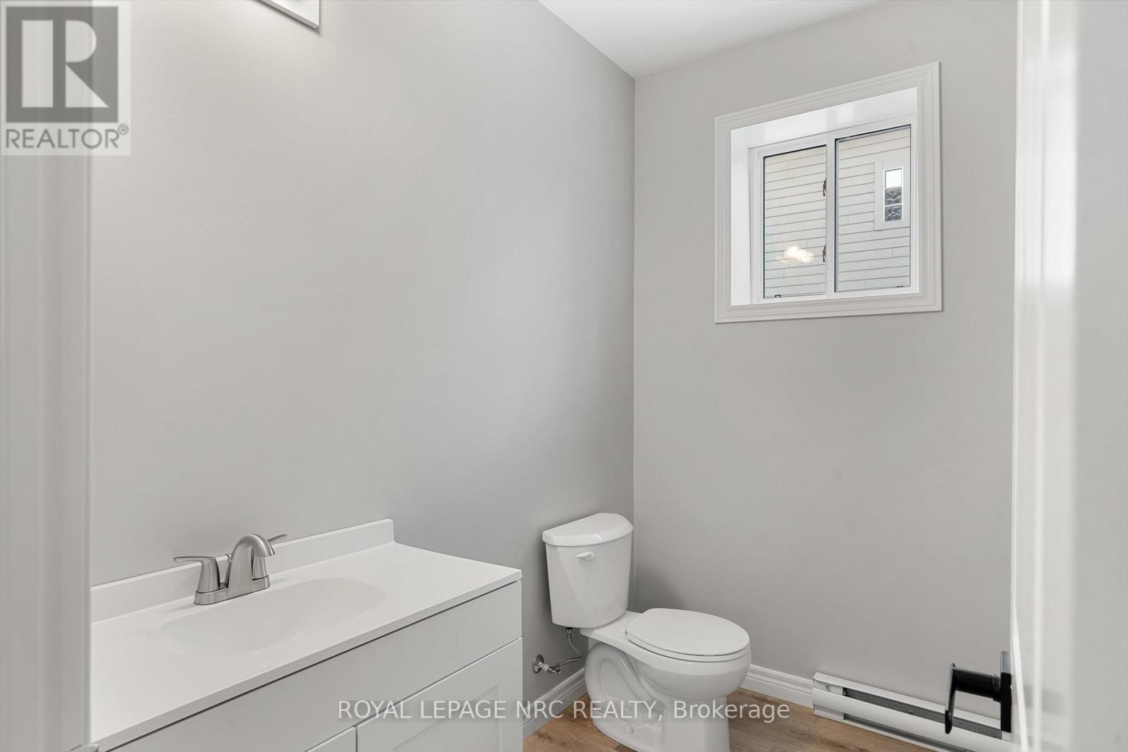 












137 ST. GEORGE STREET

,
Welland (Broadway),




Ontario
L3C5N7

