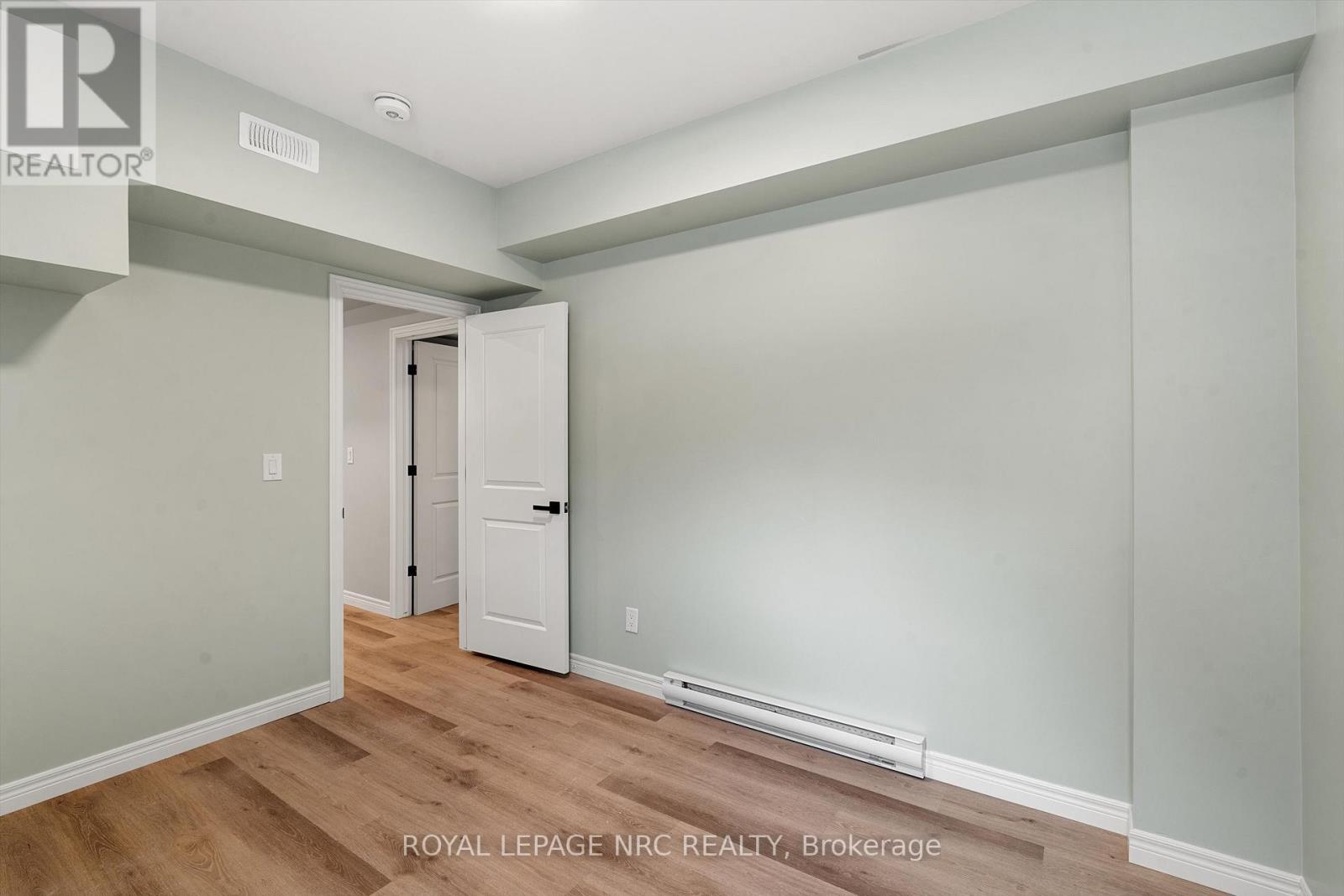 












137 ST. GEORGE STREET

,
Welland (Broadway),




Ontario
L3C5N7

