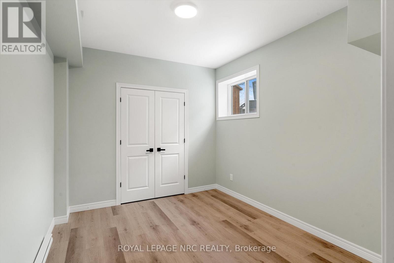 












137 ST. GEORGE STREET

,
Welland (Broadway),




Ontario
L3C5N7

