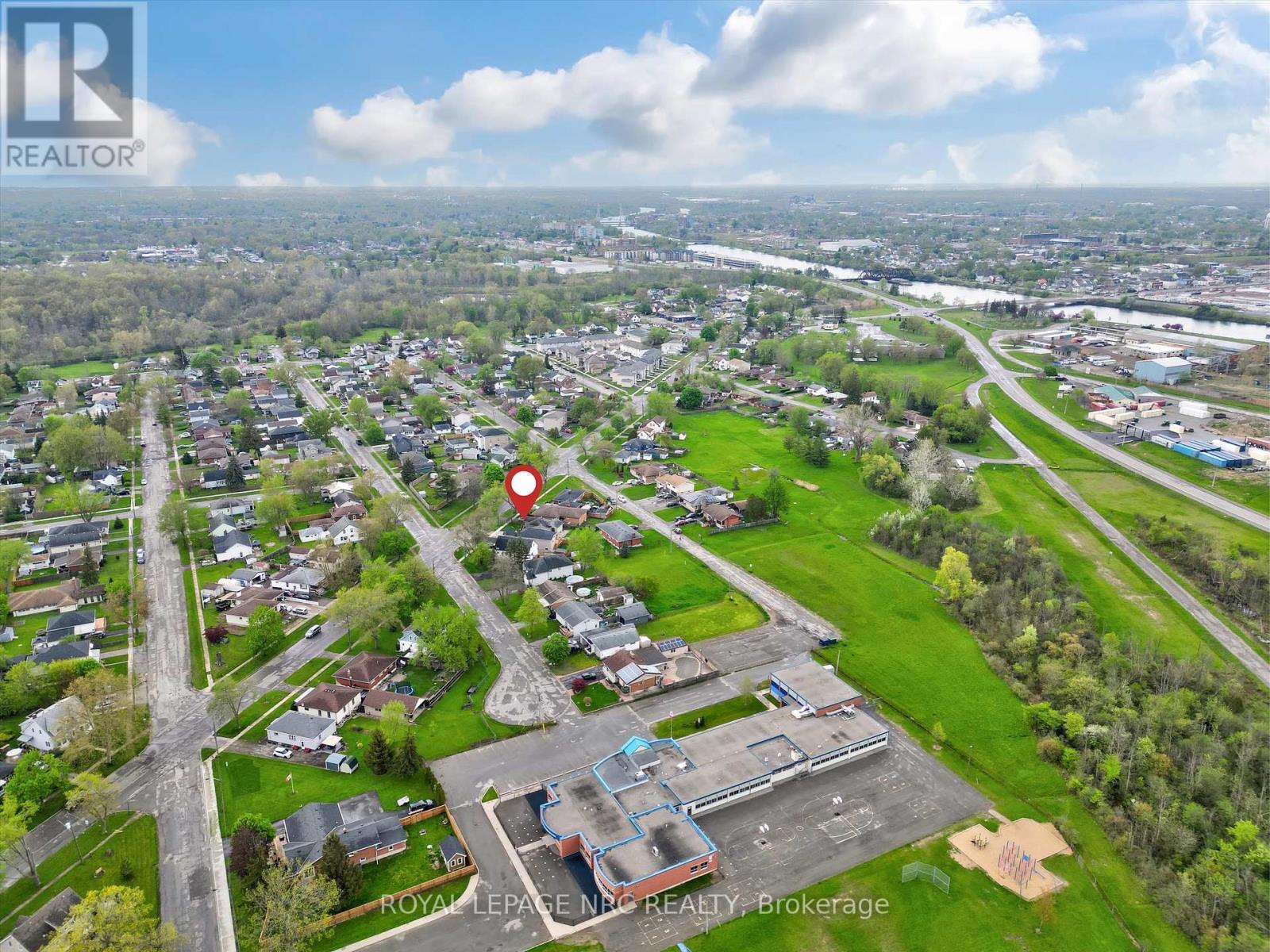 












137 ST. GEORGE STREET

,
Welland (Broadway),




Ontario
L3C5N7

