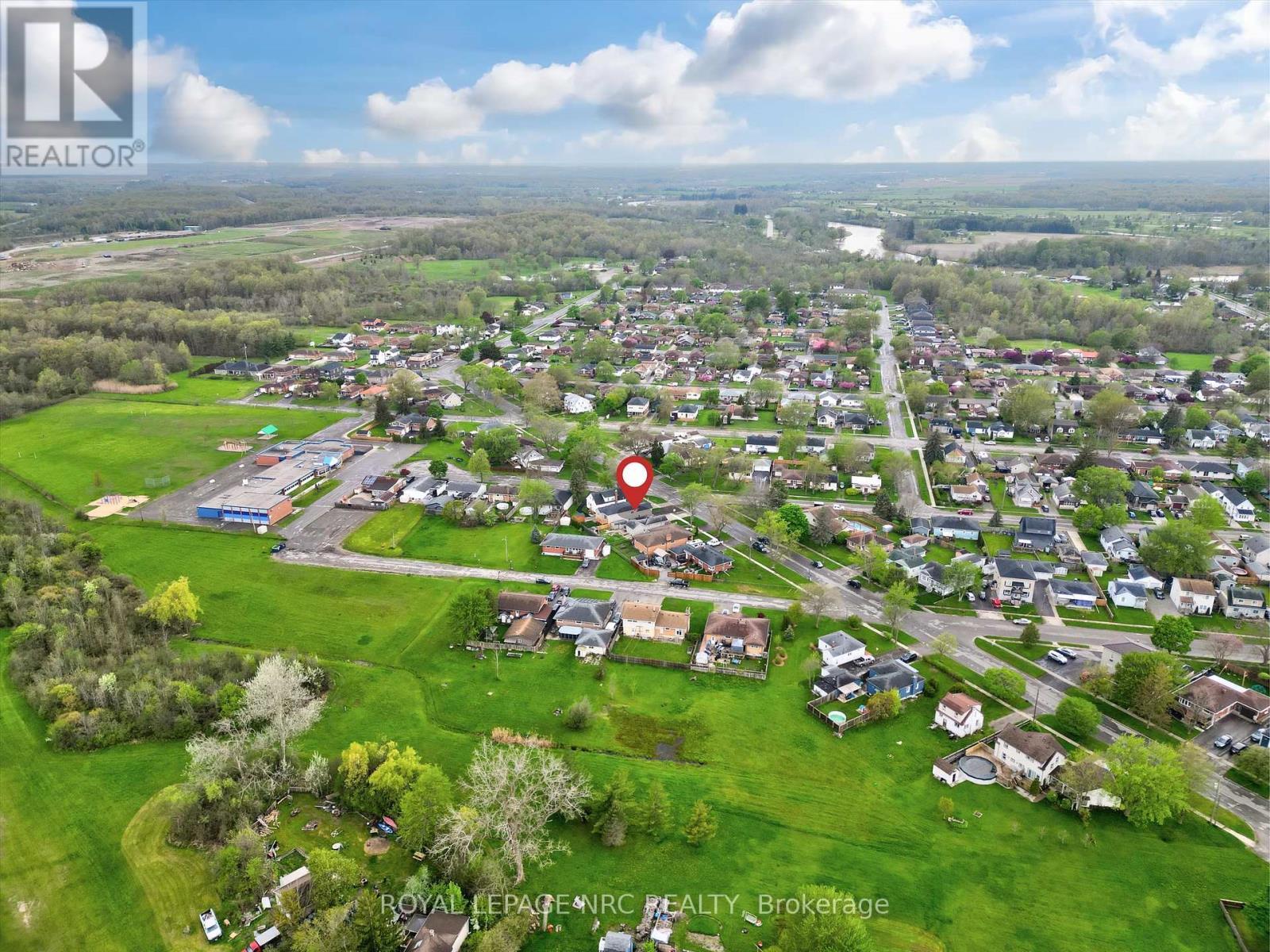 












137 ST. GEORGE STREET

,
Welland (Broadway),




Ontario
L3C5N7

