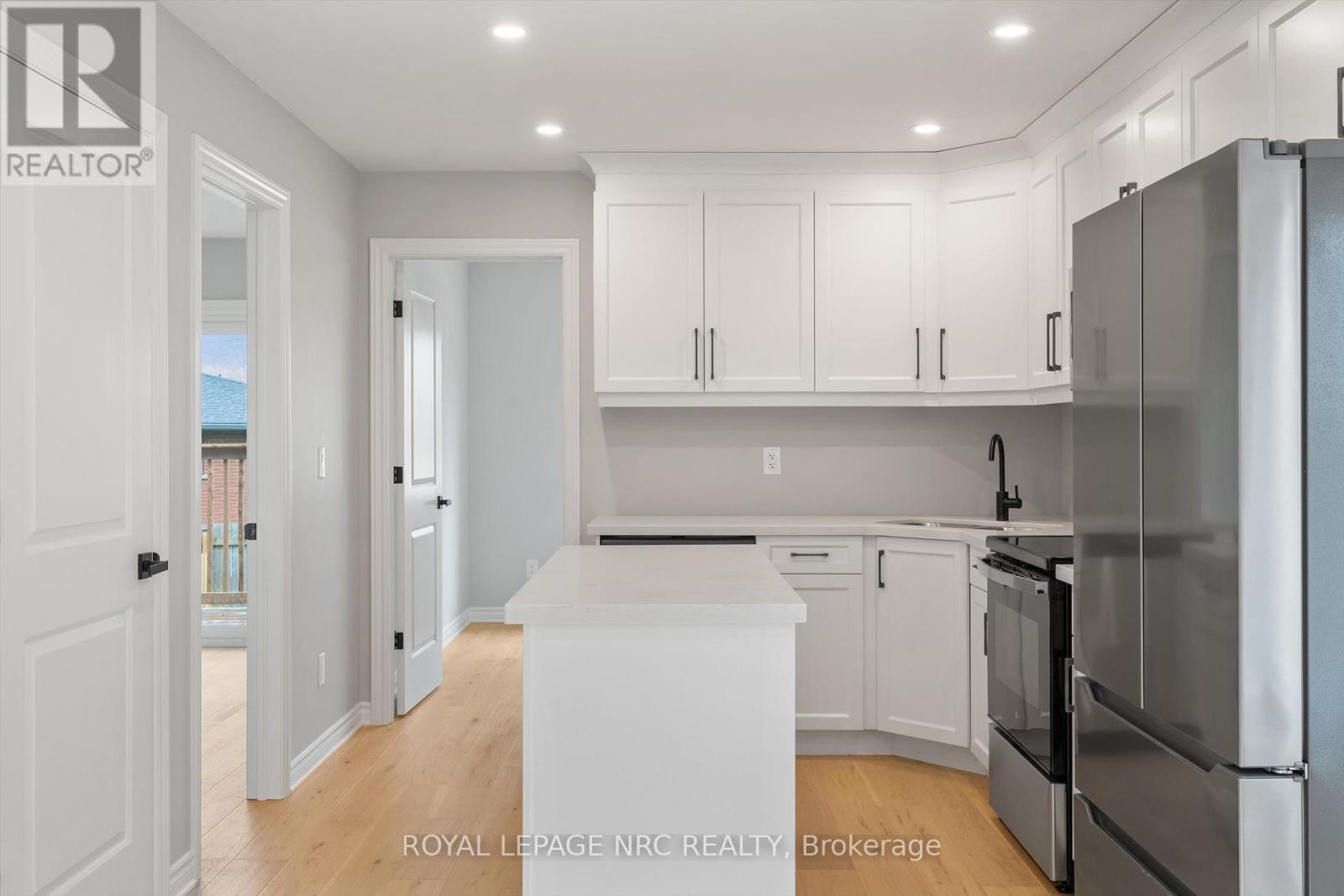 












137 ST. GEORGE STREET

,
Welland (Broadway),




Ontario
L3C5N7

