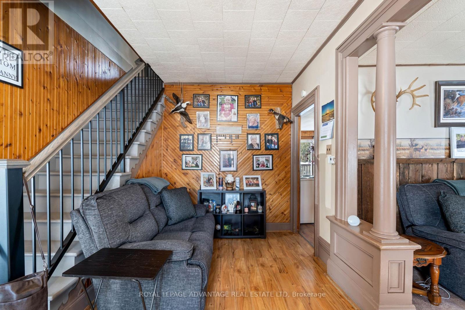 












37 WILLIAM STREET

,
Rideau Lakes,




Ontario
K0E1G0

