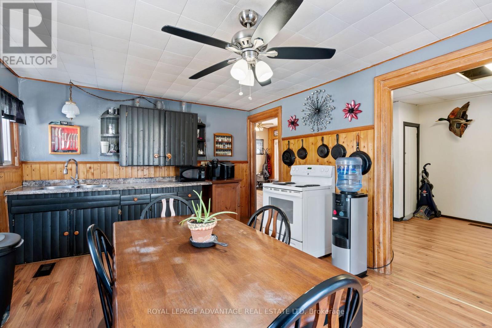












37 WILLIAM STREET

,
Rideau Lakes,




Ontario
K0E1G0

