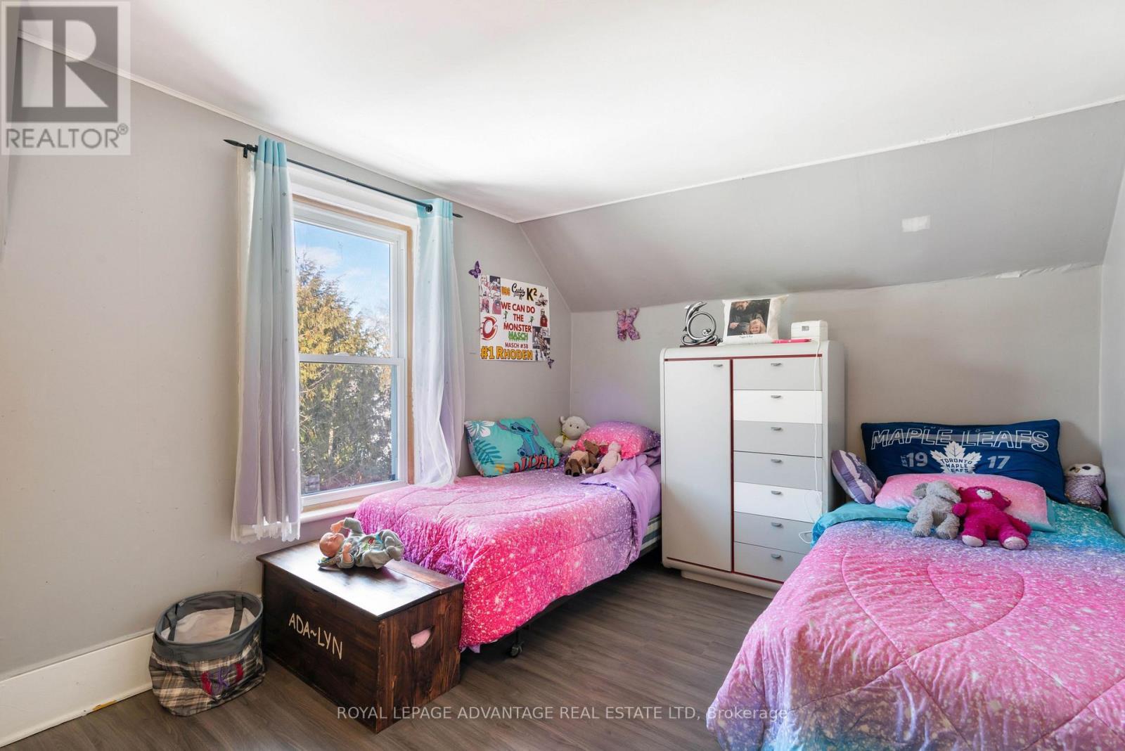 












37 WILLIAM STREET

,
Rideau Lakes,




Ontario
K0E1G0


