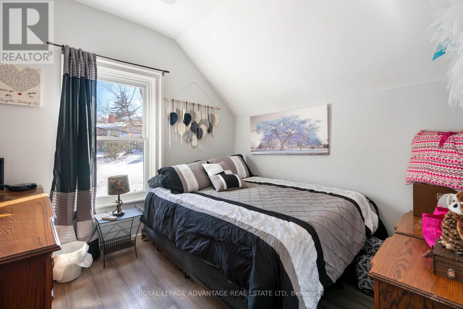 












37 WILLIAM STREET

,
Rideau Lakes,




Ontario
K0E1G0

