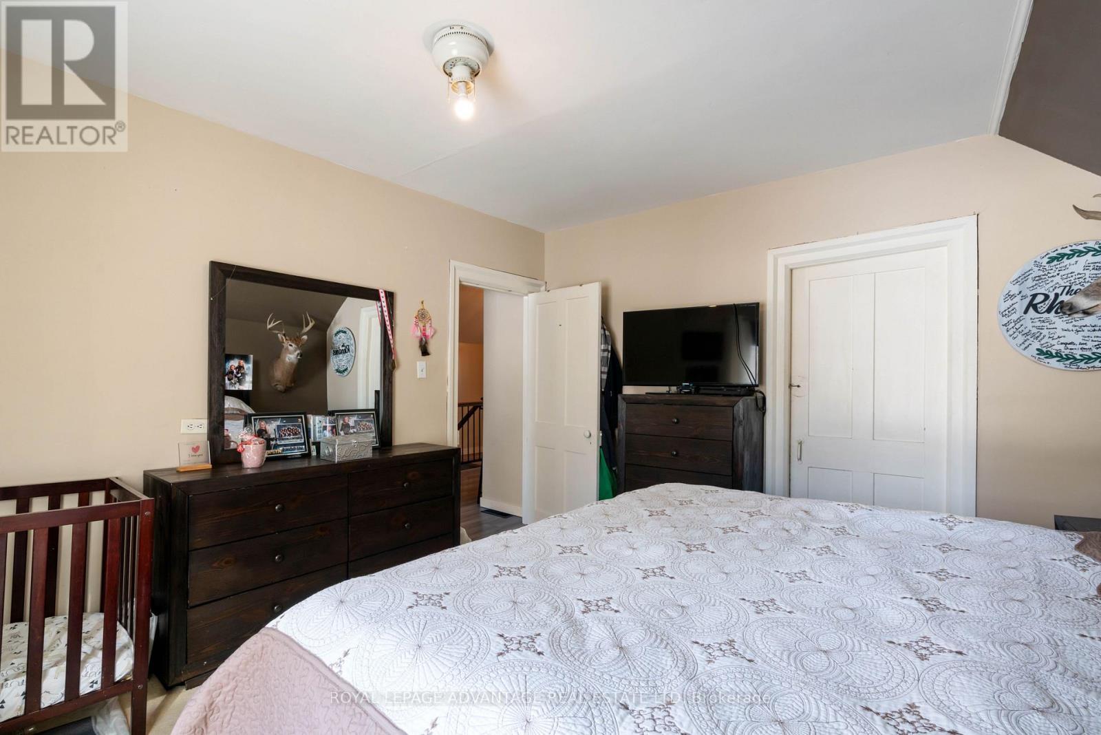 












37 WILLIAM STREET

,
Rideau Lakes,




Ontario
K0E1G0


