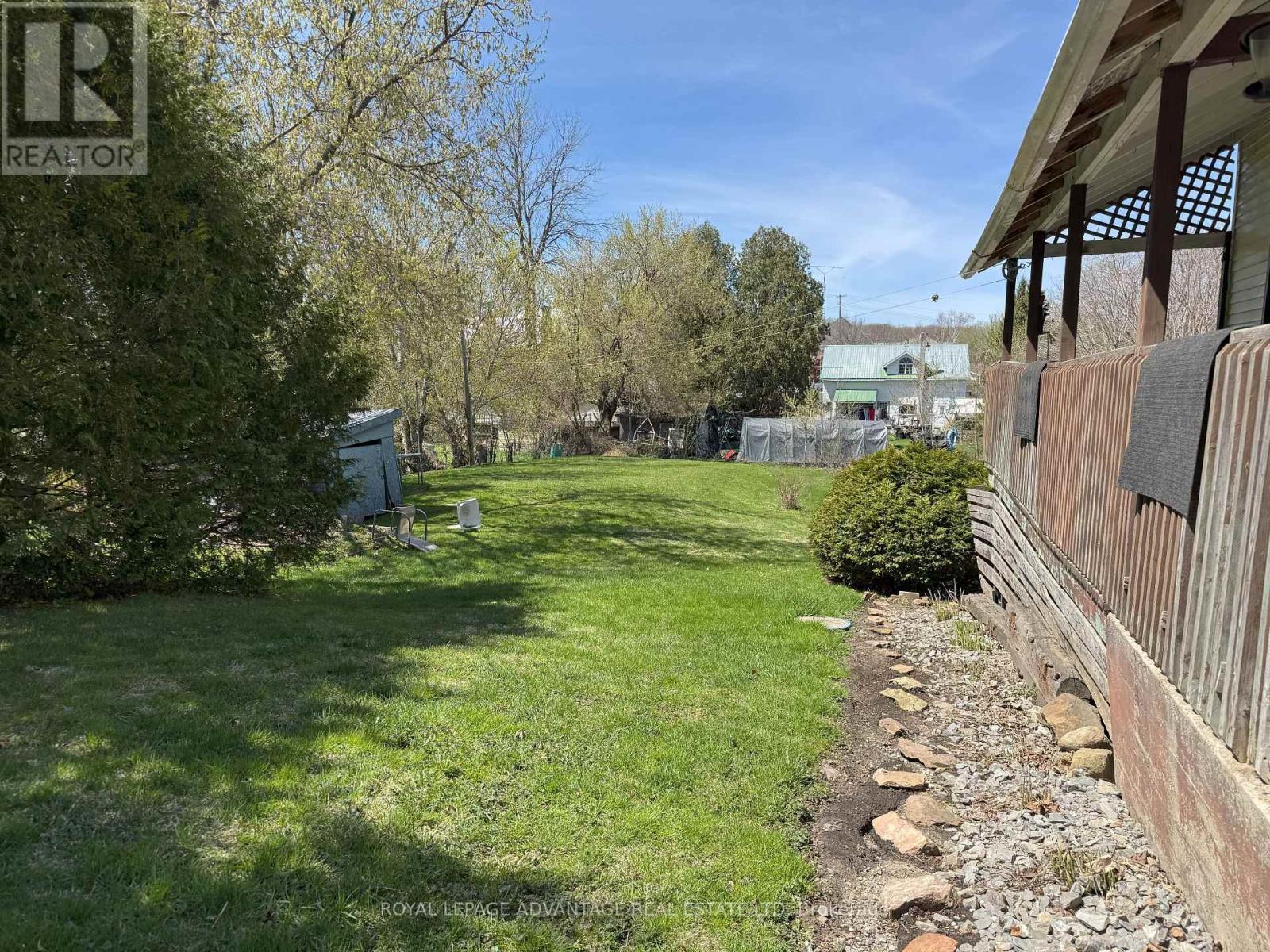 












37 WILLIAM STREET

,
Rideau Lakes,




Ontario
K0E1G0

