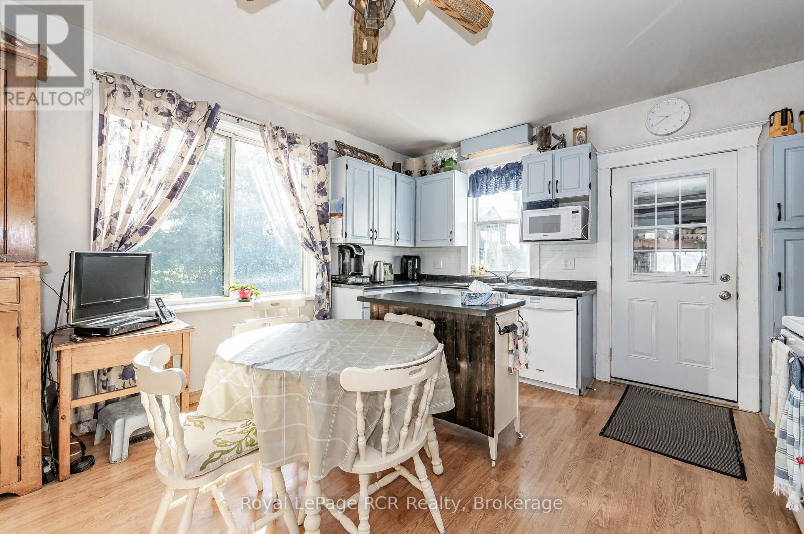 












183648 GREY ROAD 9 ROAD E

,
Southgate,







Ontario
N0G2A0

