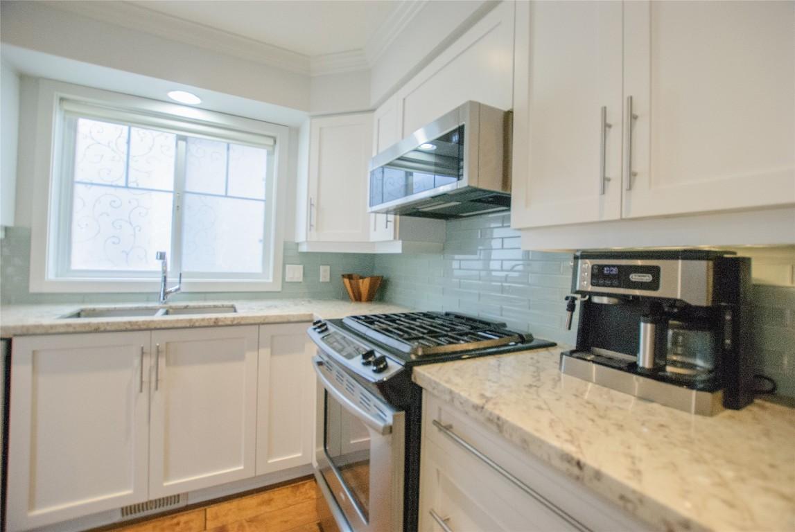 









665


Cook

Road, 104,
Kelowna,




BC
V1W 4T4


