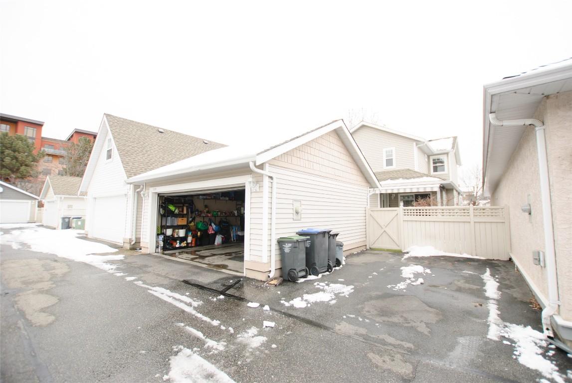 









665


Cook

Road, 104,
Kelowna,




BC
V1W 4T4

