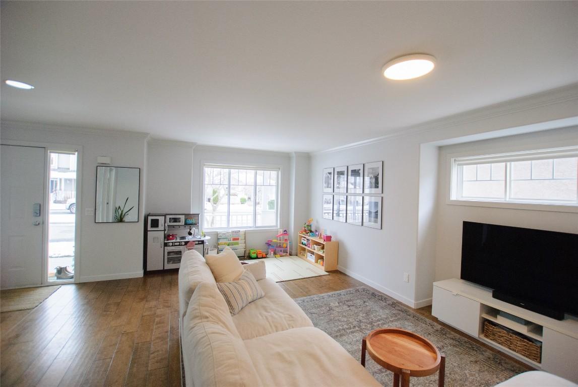 









665


Cook

Road, 104,
Kelowna,




BC
V1W 4T4

