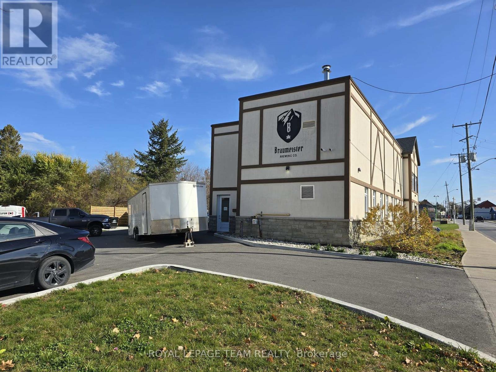 












19 MOORE STREET

,
Carleton Place,




Ontario
K7C2R4

