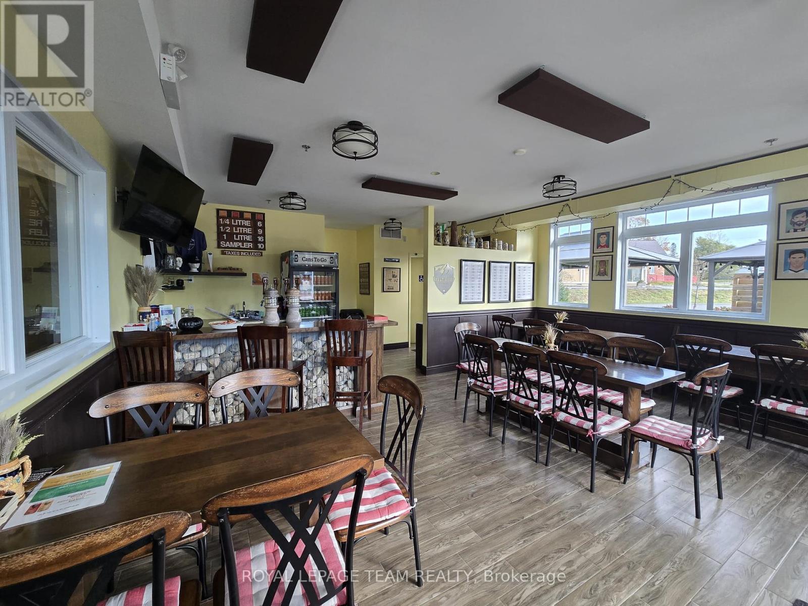 












19 MOORE STREET

,
Carleton Place,




Ontario
K7C2R4

