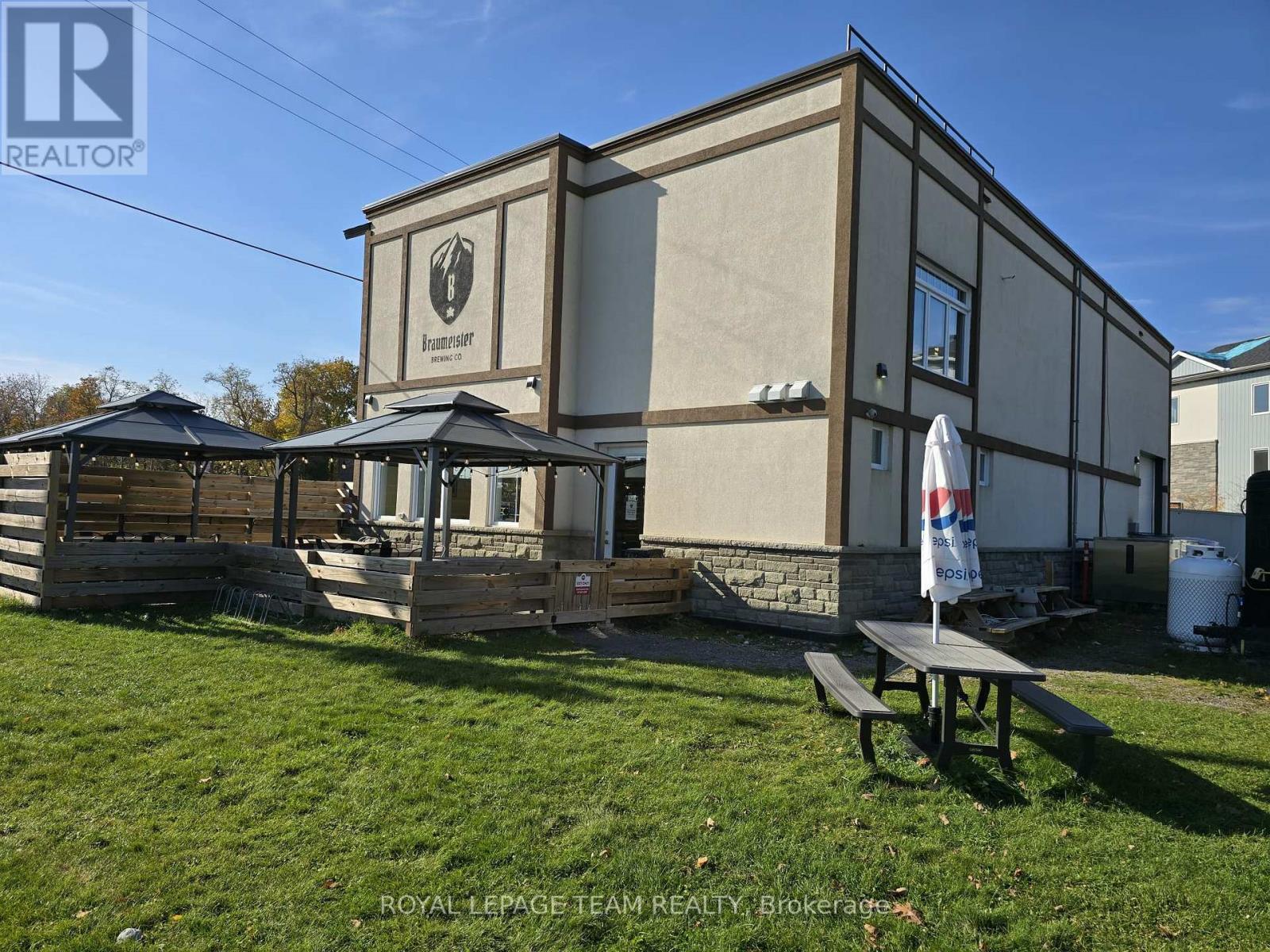 












19 MOORE STREET

,
Carleton Place,




Ontario
K7C2R4

