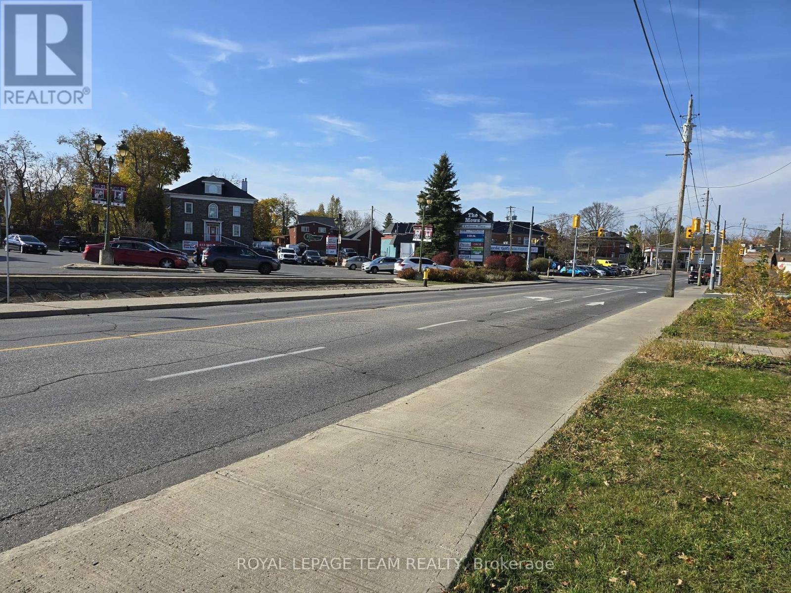 












19 MOORE STREET

,
Carleton Place,




Ontario
K7C2R4


