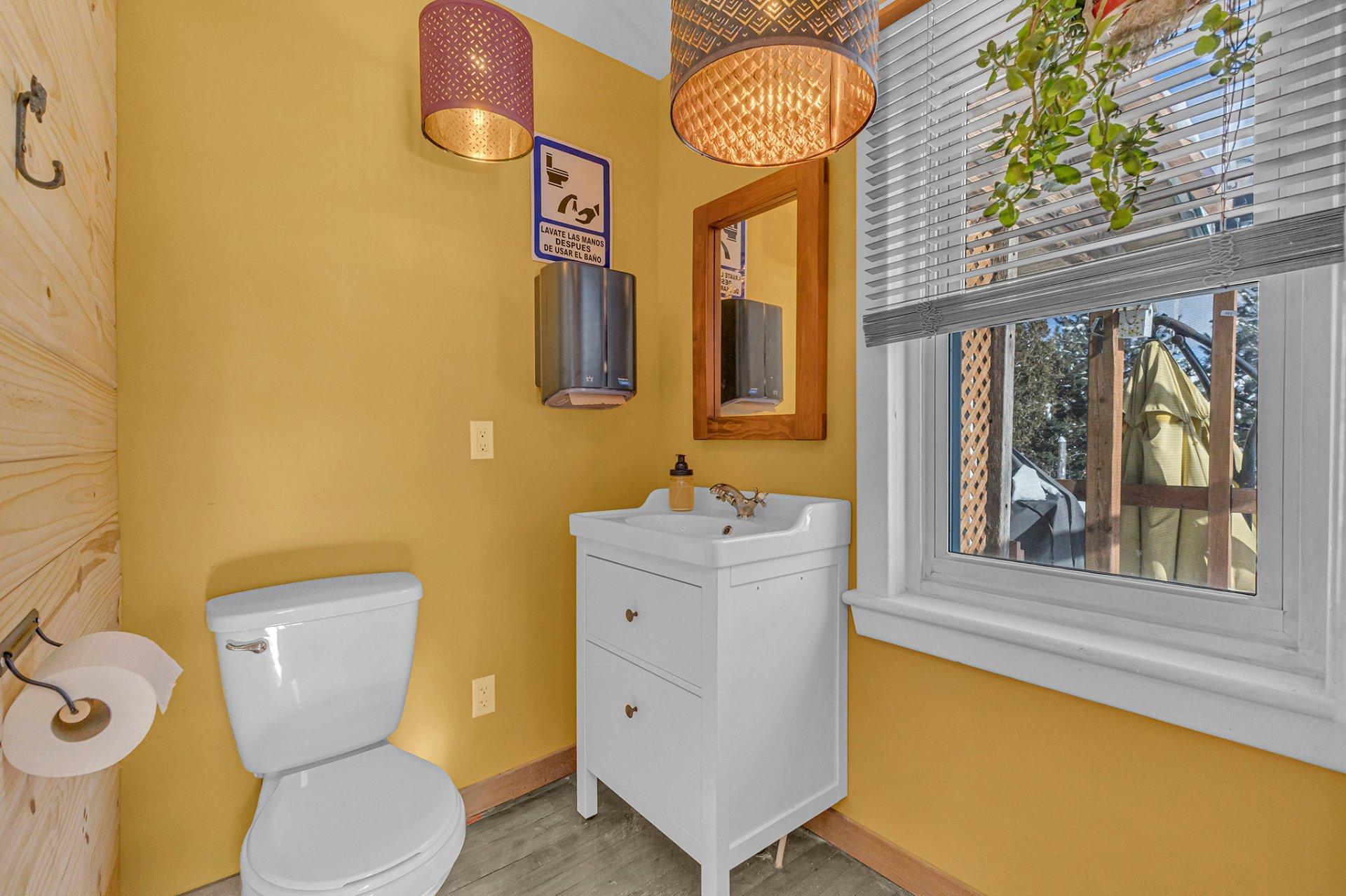 









754


Route Principale

,
Val-des-Monts,




QC
J8N0H5

