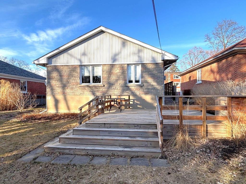 









10350


Av. Bruchési

,
Montréal (Ahuntsic-Cartierville),




QC
H2B2S5

