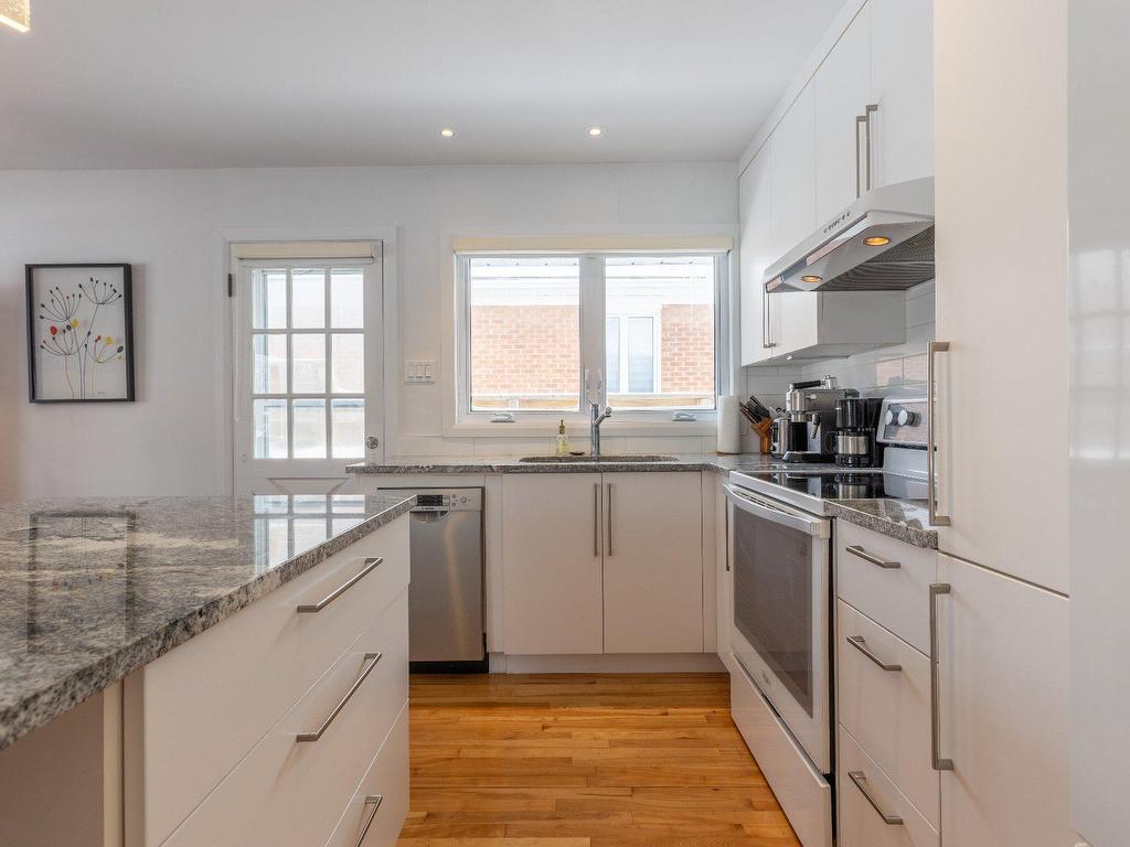 









10350


Av. Bruchési

,
Montréal (Ahuntsic-Cartierville),




QC
H2B2S5

