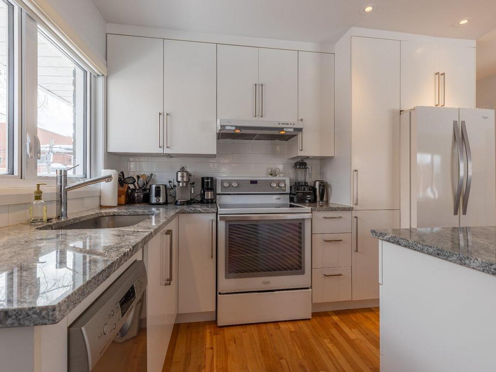 









10350


Av. Bruchési

,
Montréal (Ahuntsic-Cartierville),




QC
H2B2S5

