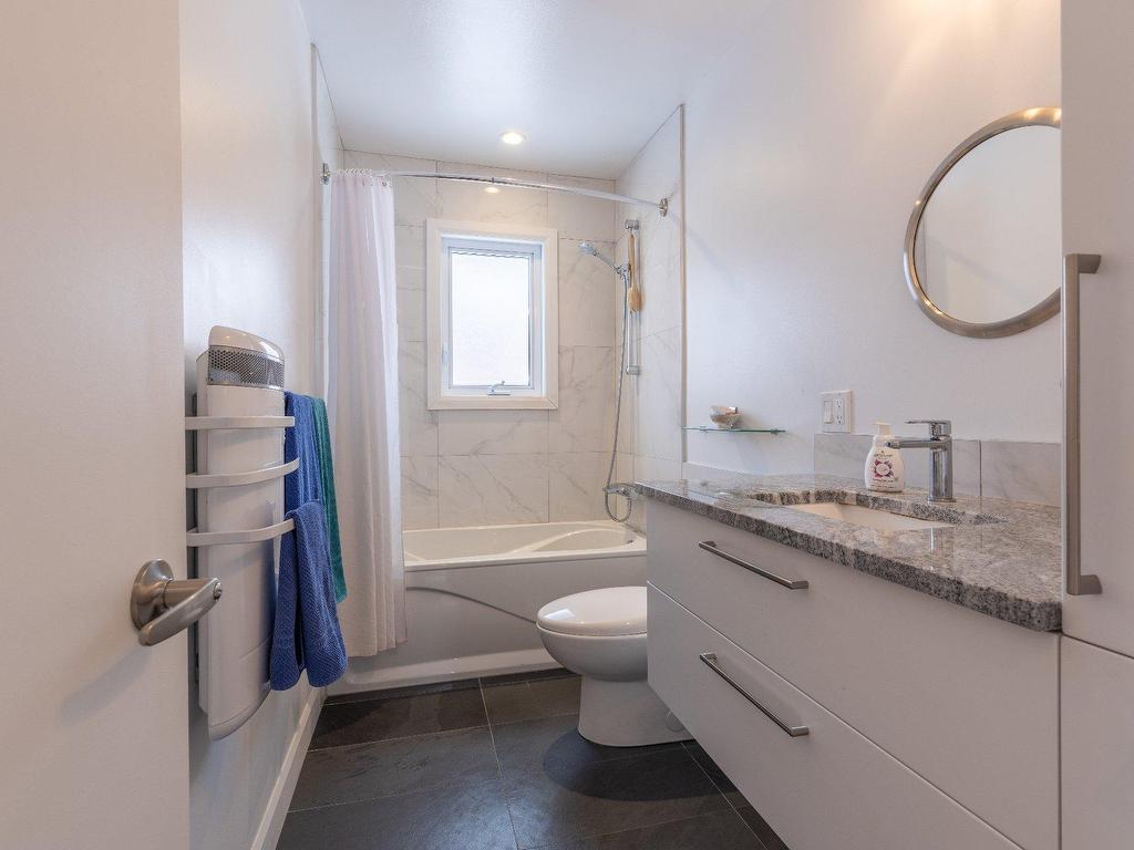 









10350


Av. Bruchési

,
Montréal (Ahuntsic-Cartierville),




QC
H2B2S5

