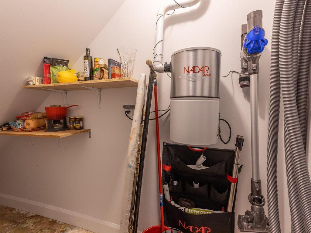 









10350


Av. Bruchési

,
Montréal (Ahuntsic-Cartierville),




QC
H2B2S5

