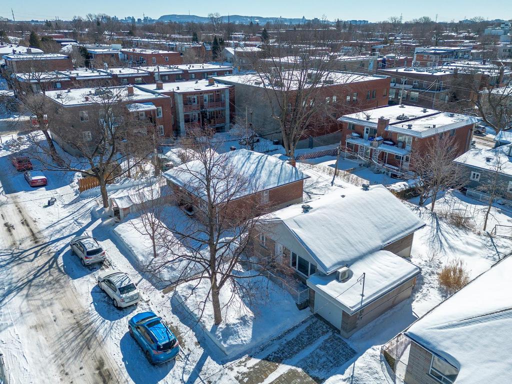 









10350


Av. Bruchési

,
Montréal (Ahuntsic-Cartierville),




QC
H2B2S5

