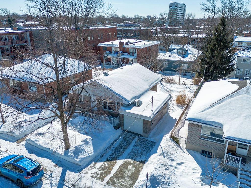 









10350


Av. Bruchési

,
Montréal (Ahuntsic-Cartierville),




QC
H2B2S5


