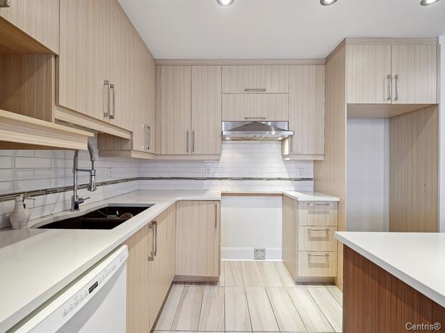 









2865


Av. du Cosmodôme

, 404,
Laval (Chomedey),




QC
H7T0G6

