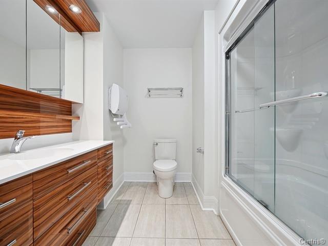 









2865


Av. du Cosmodôme

, 404,
Laval (Chomedey),




QC
H7T0G6

