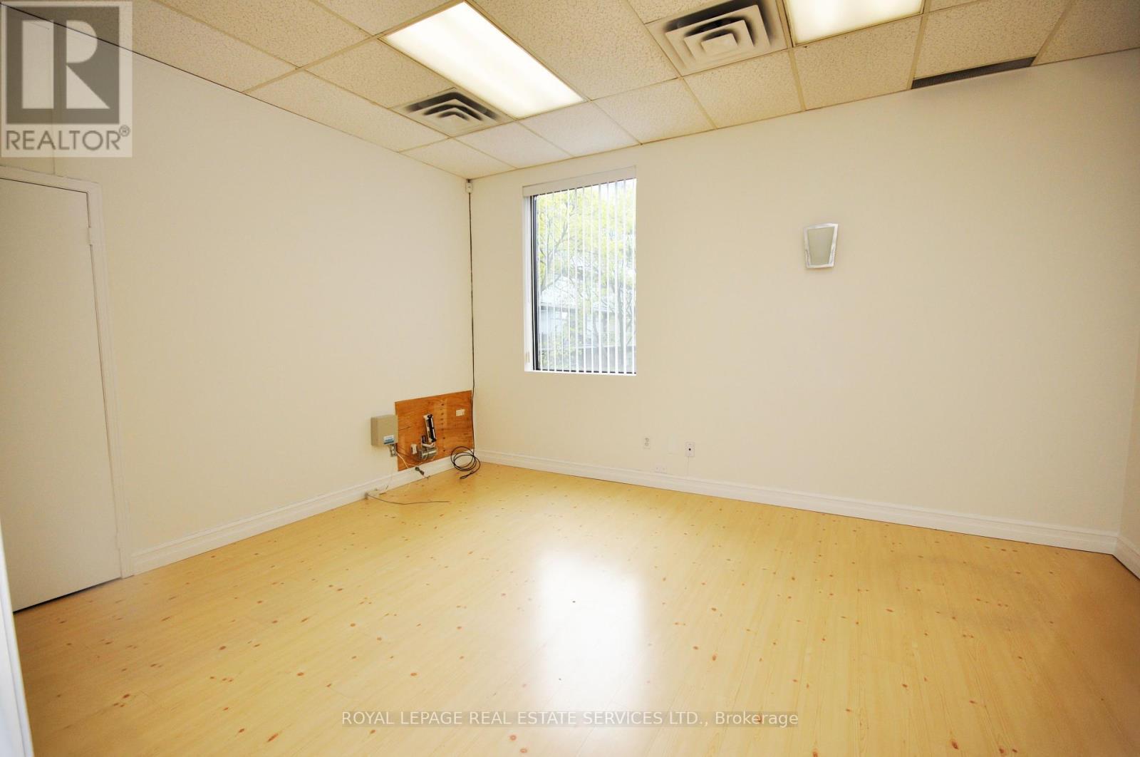 












203 - 115 LAKESHORE ROAD E

,
Mississauga,




Ontario
L5G1E5

