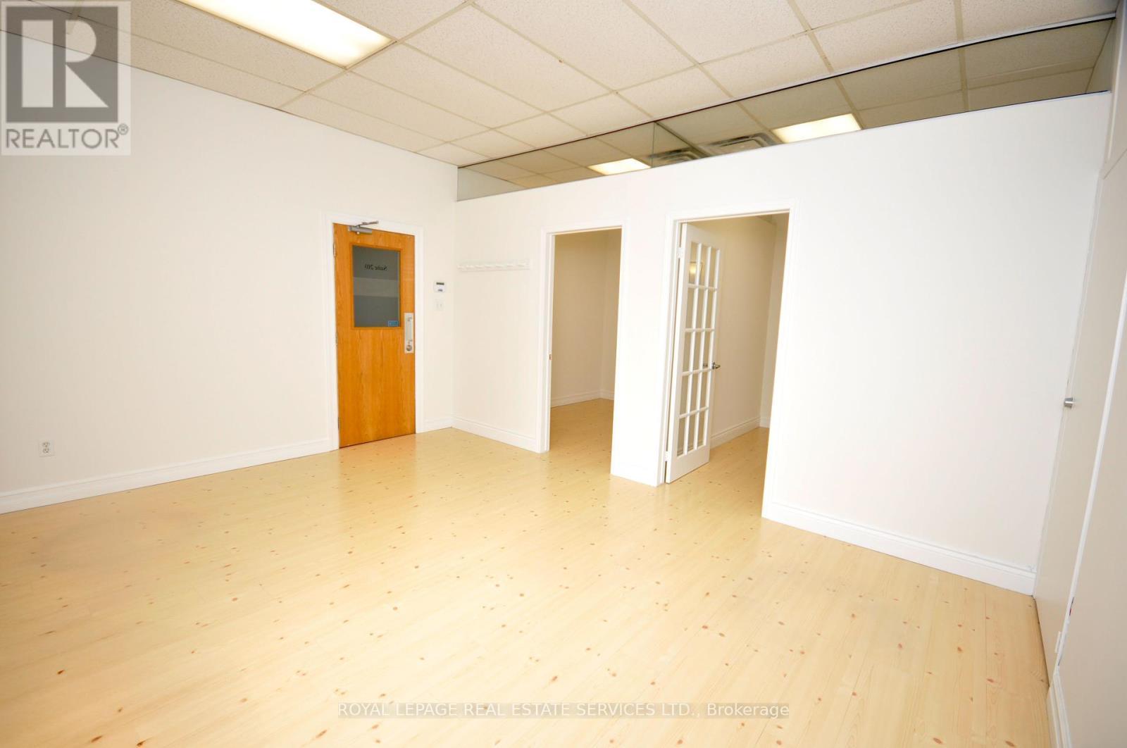 












203 - 115 LAKESHORE ROAD E

,
Mississauga,




Ontario
L5G1E5

