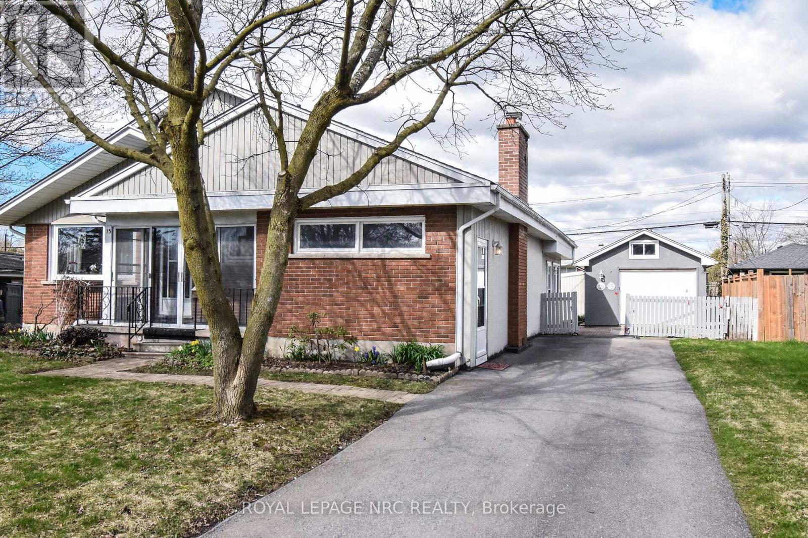 












13 WESTMOUNT CRESCENT

,
Welland (Prince Charles),




Ontario
L3C2S5


