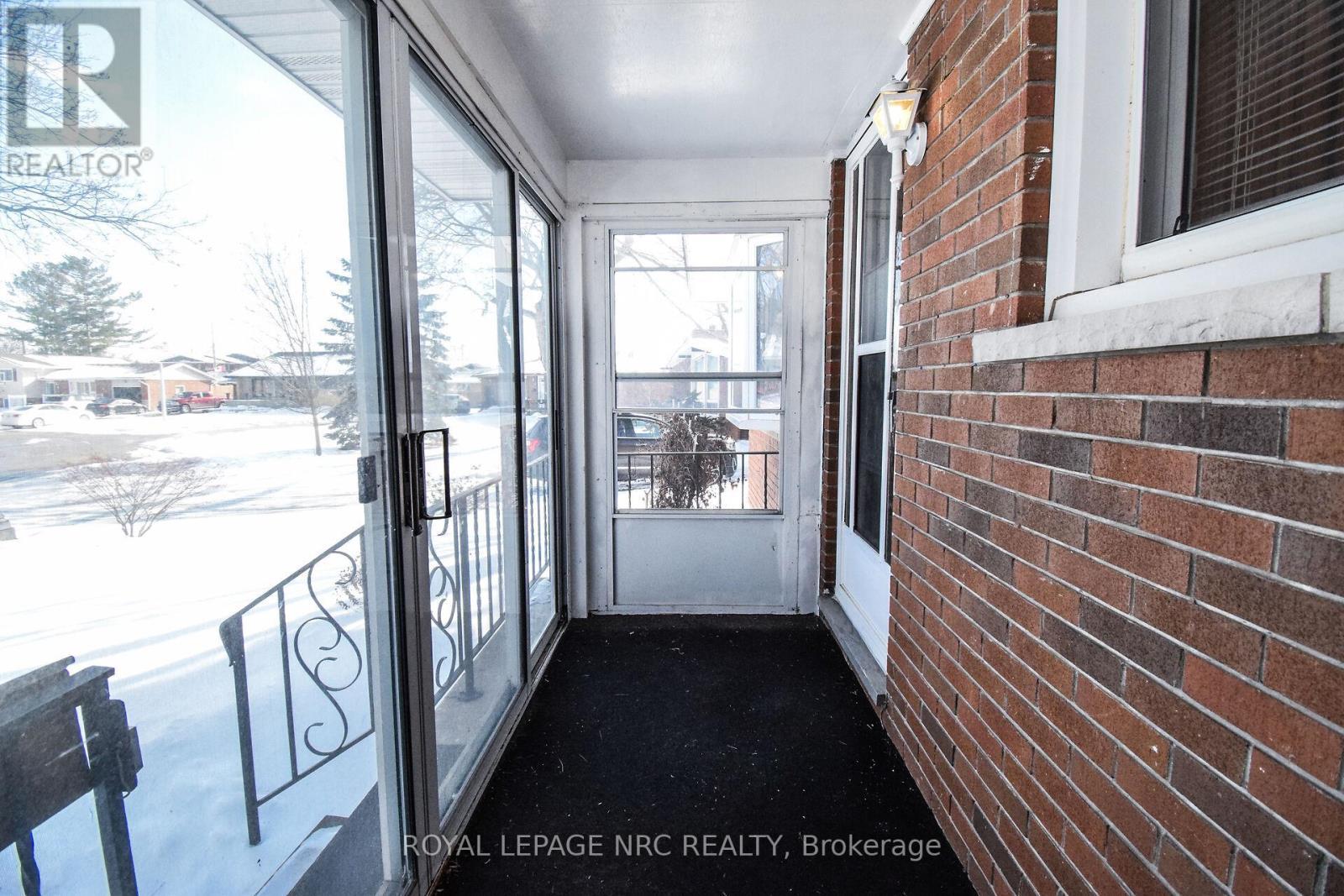 












13 WESTMOUNT CRESCENT

,
Welland (Prince Charles),




Ontario
L3C2S5

