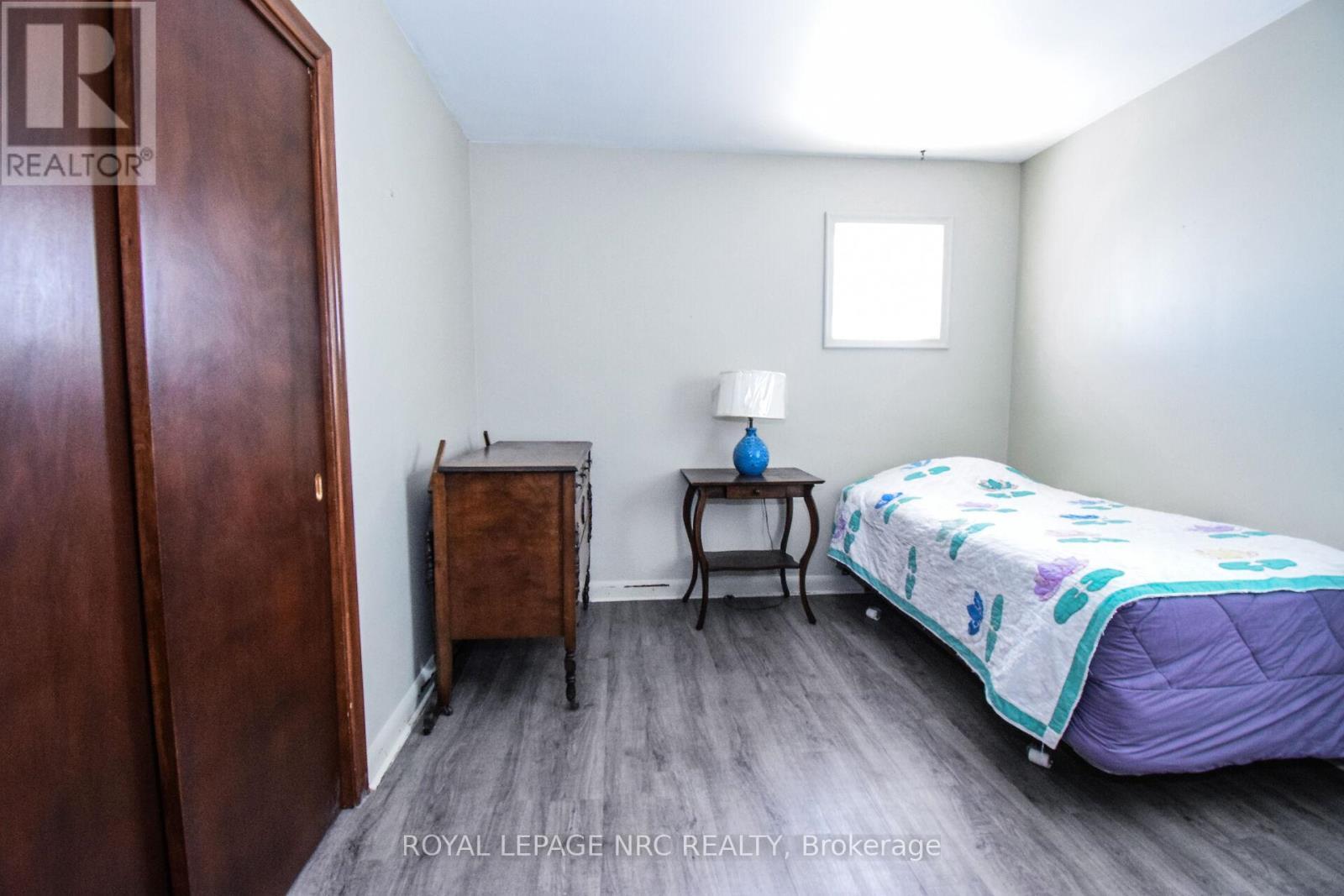 












13 WESTMOUNT CRESCENT

,
Welland (Prince Charles),




Ontario
L3C2S5

