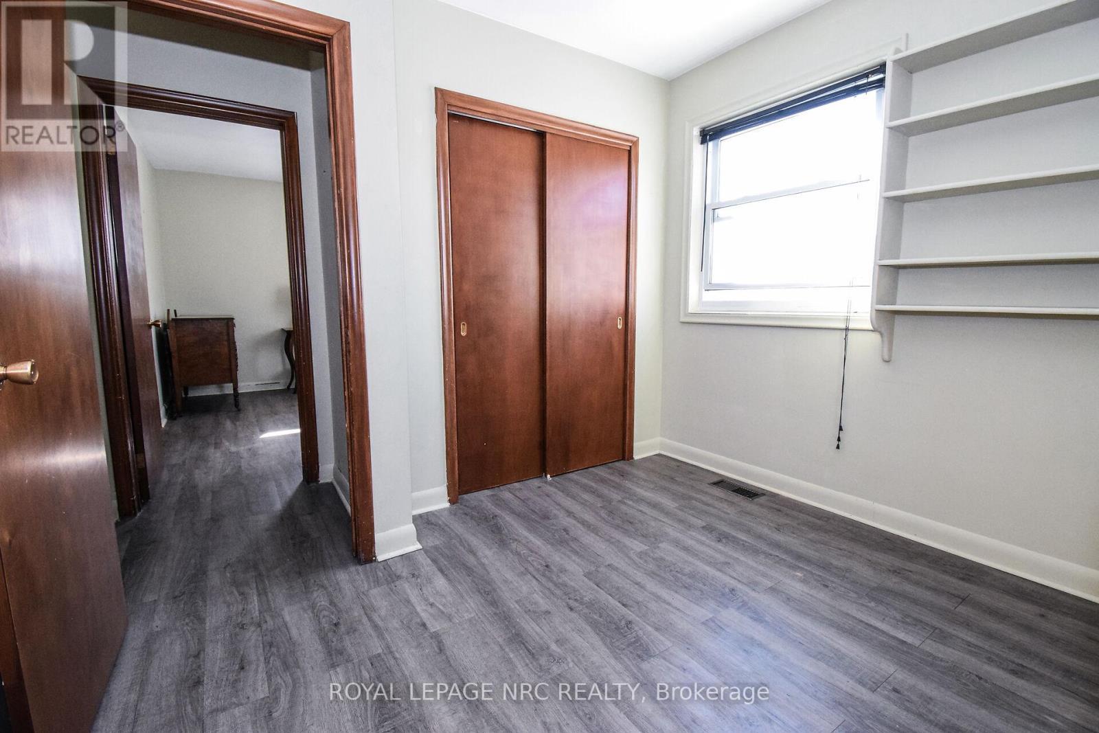 












13 WESTMOUNT CRESCENT

,
Welland (Prince Charles),




Ontario
L3C2S5

