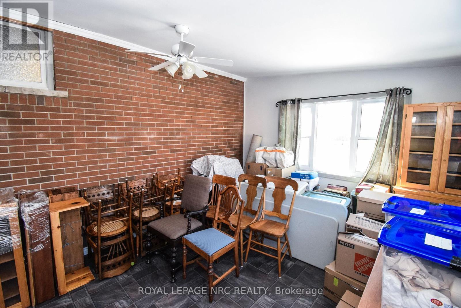 












13 WESTMOUNT CRESCENT

,
Welland (Prince Charles),




Ontario
L3C2S5

