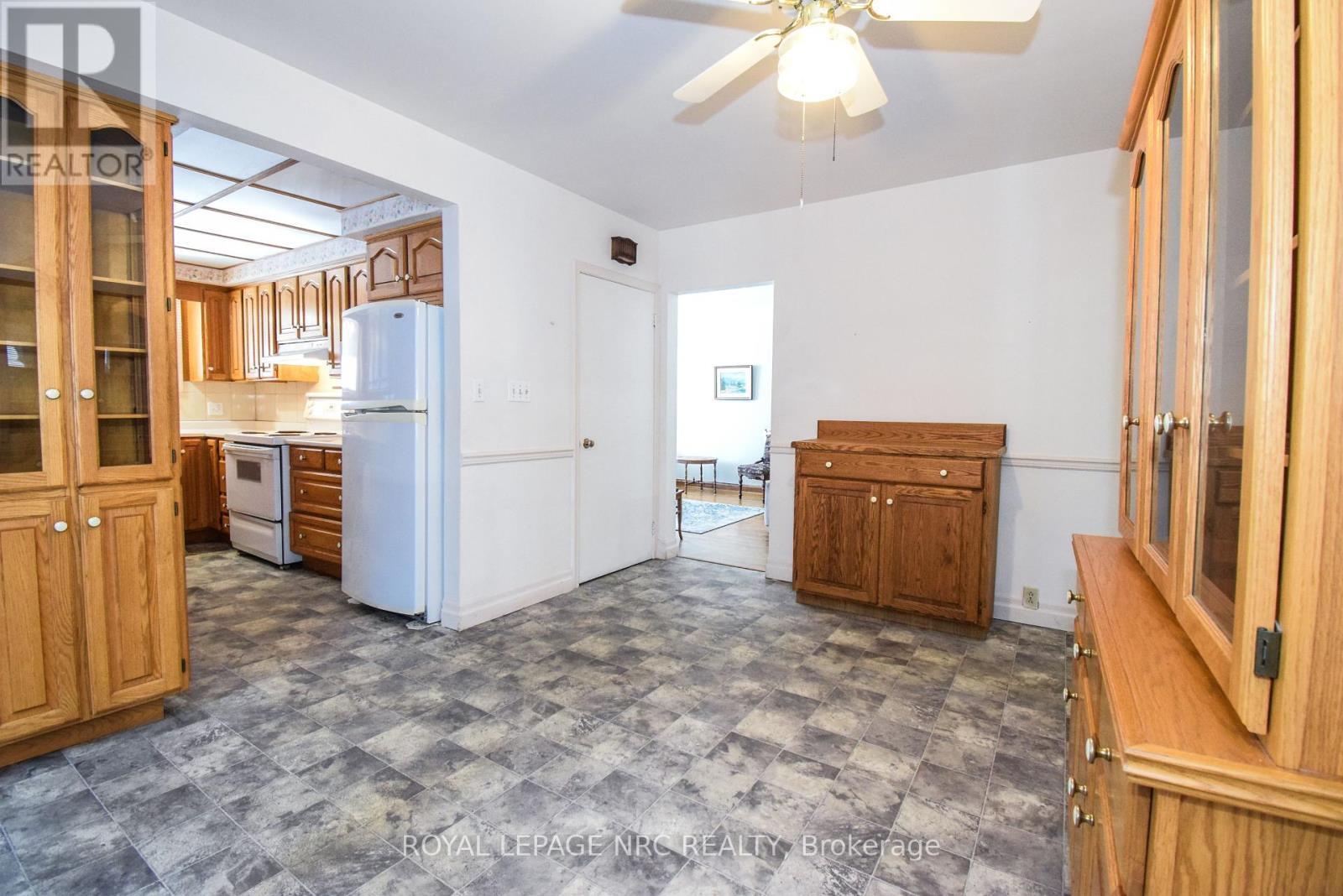 












13 WESTMOUNT CRESCENT

,
Welland (Prince Charles),




Ontario
L3C2S5

