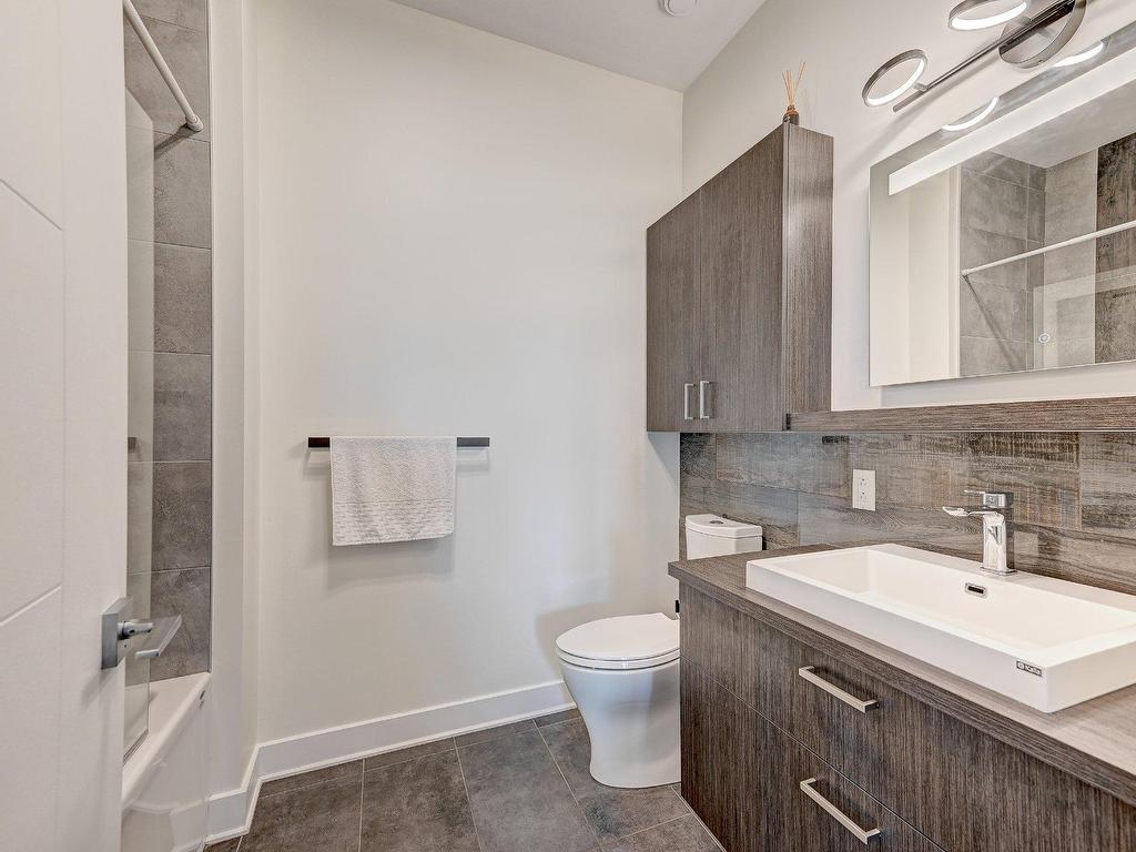 









130


Av. de la Belle-Dame

, 403,
La Prairie,




QC
J5R0T4

