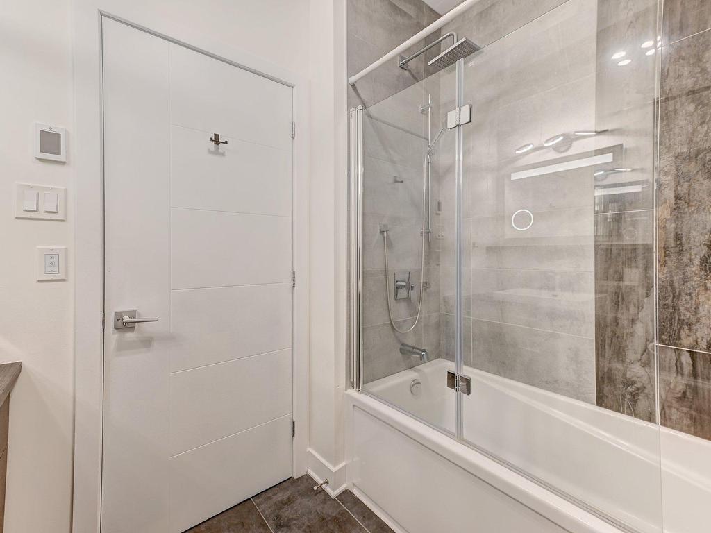 









130


Av. de la Belle-Dame

, 403,
La Prairie,




QC
J5R0T4

