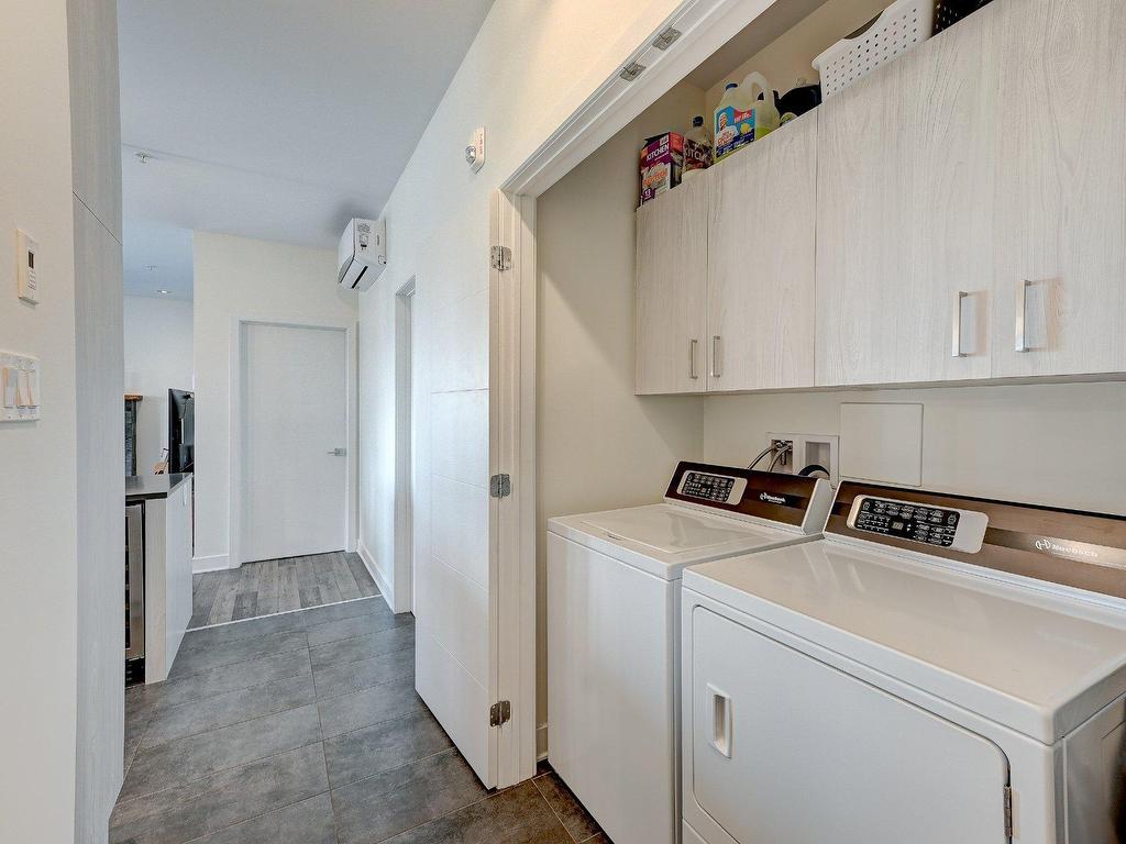









130


Av. de la Belle-Dame

, 403,
La Prairie,




QC
J5R0T4

