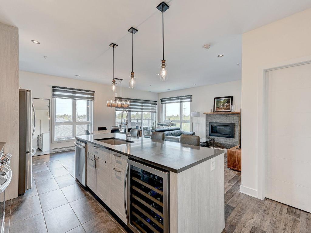 









130


Av. de la Belle-Dame

, 403,
La Prairie,




QC
J5R0T4

