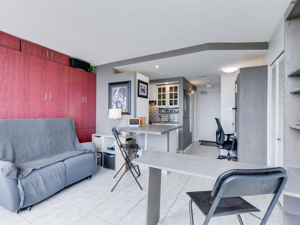 









295


Boul. St-Joseph

, 1209,
Gatineau (Hull),




QC
J8Y3Y5

