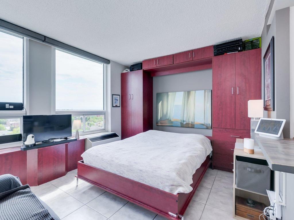 









295


Boul. St-Joseph

, 1209,
Gatineau (Hull),




QC
J8Y3Y5

